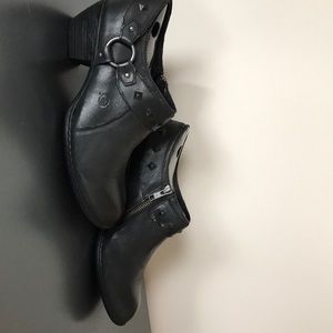 Born Boots, Size 9, Brand New, Never Worn